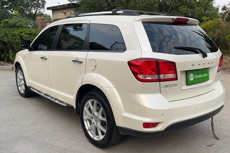 Used Dodge Journey 2013 2.4L Two-Wheel Drive Luxury Version Exterior 8