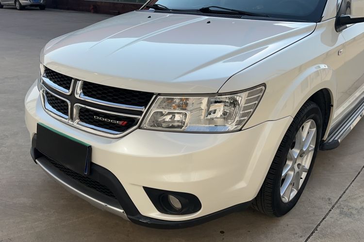 Used Dodge Journey 2013 2.4L Two-Wheel Drive Luxury Version Exterior 8