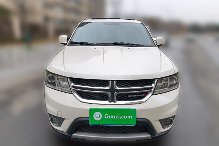 Used Dodge Journey 2013 2.4L Two-Wheel Drive Luxury Version Front