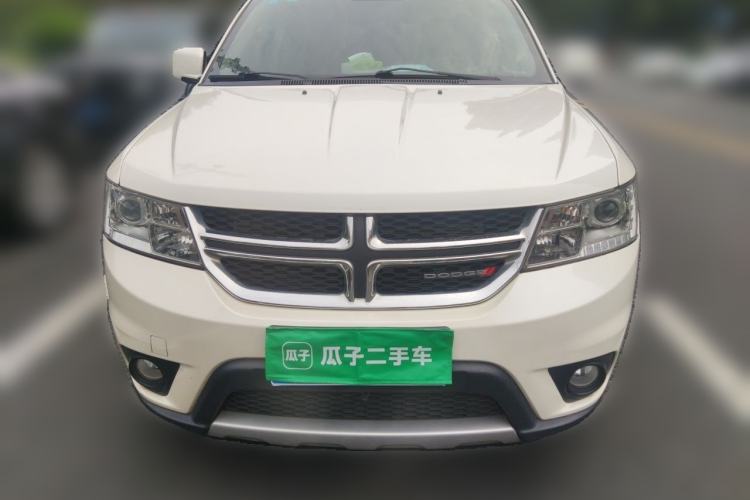 Used Dodge Journey 2013 2.4L Two-Wheel Drive Luxury Version Front