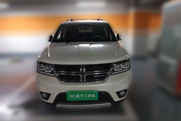 Used Dodge Journey 2013 2.4L Two-Wheel Drive Luxury Version Front