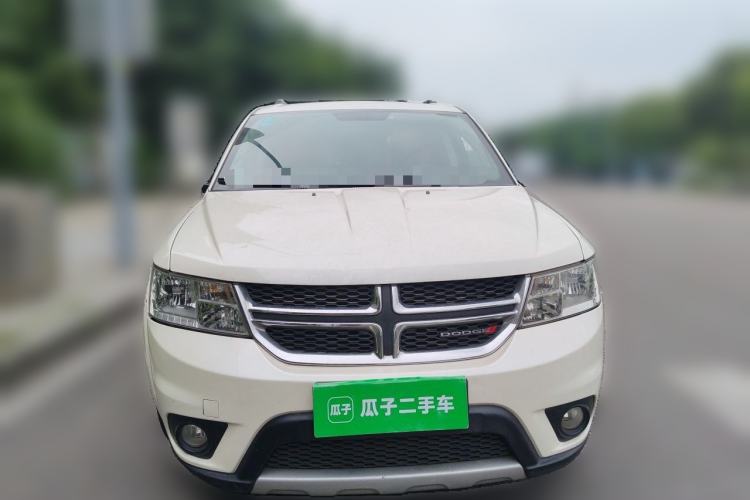 Used Dodge Journey 2013 2.4L Two-Wheel Drive Luxury Version Front