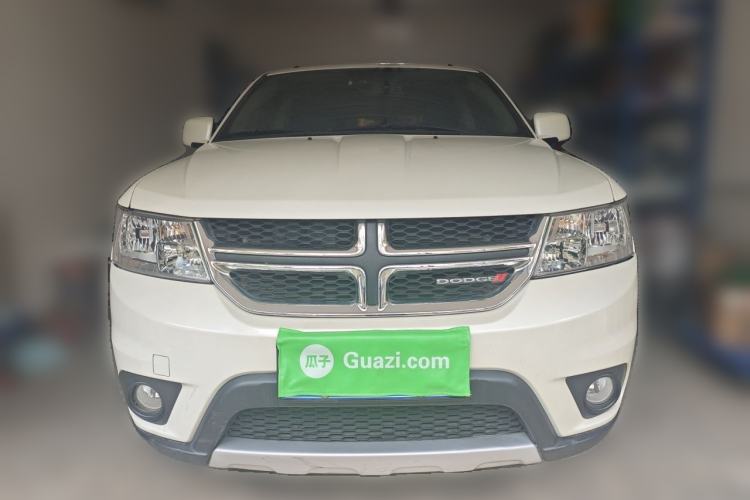 Used Dodge Journey 2013 2.4L Two-Wheel Drive Luxury Version Front