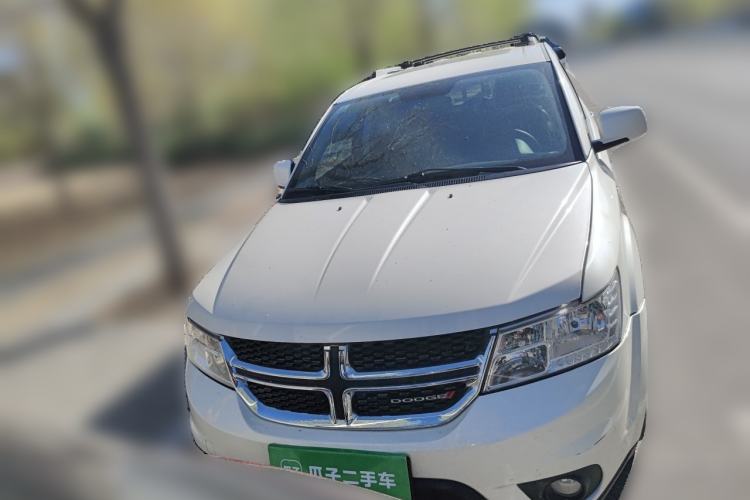 Used Dodge Journey 2013 2.4L Two-Wheel Drive Luxury Version Front