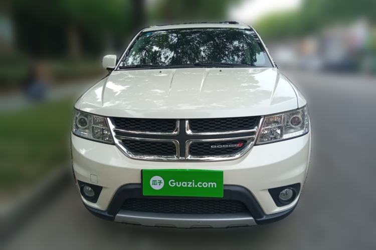 Used Dodge Journey 2013 2.4L Two-Wheel Drive Luxury Version Front