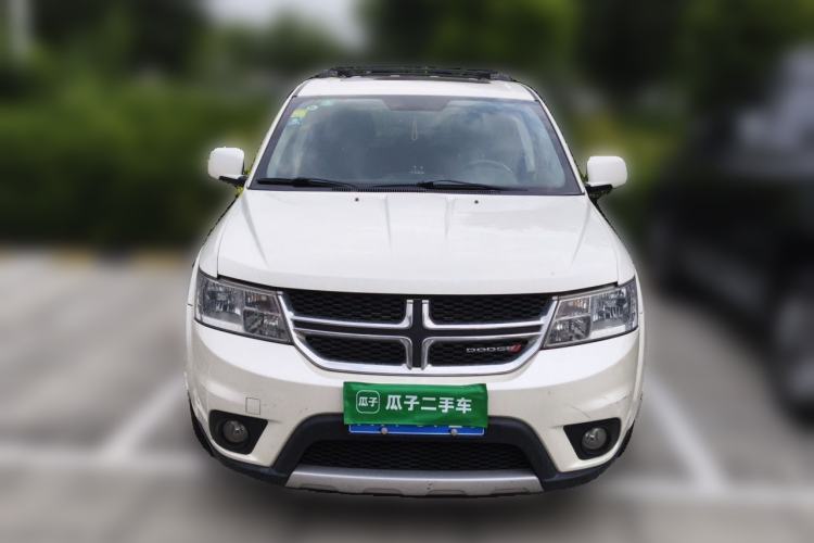 Used Dodge Journey 2013 2.4L Two-Wheel Drive Luxury Version Front