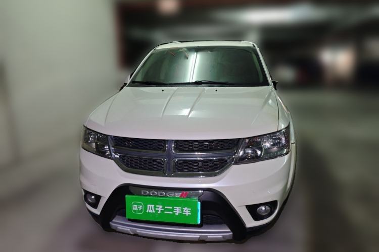 Used Dodge Journey 2013 2.4L Two-Wheel Drive Luxury Version Front