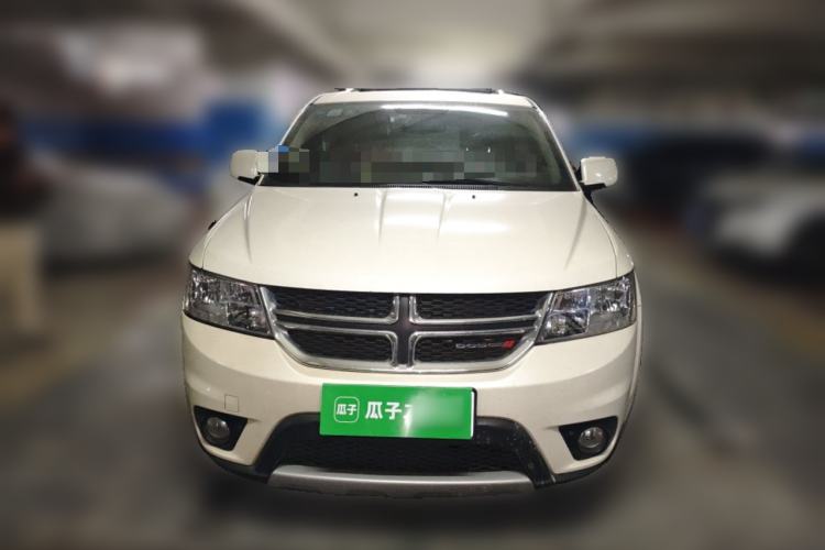 Used Dodge Journey 2013 2.4L Two-Wheel Drive Luxury Version Front