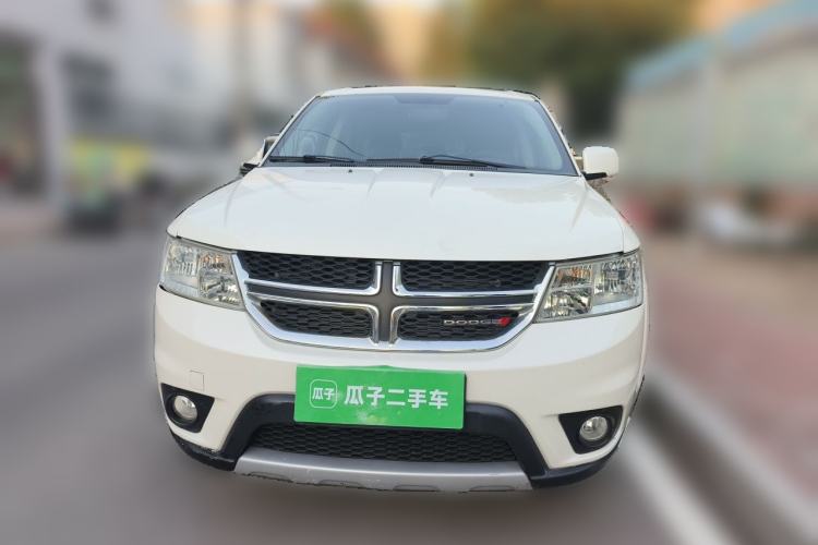 Used Dodge Journey 2013 2.4L Two-Wheel Drive Luxury Version Front