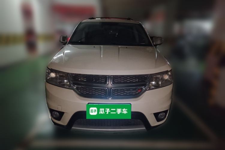 Used Dodge Journey 2013 2.4L Two-Wheel Drive Luxury Version Front