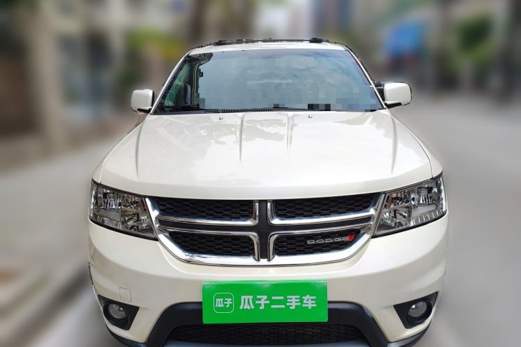 Used Dodge Journey 2013 2.4L Two-Wheel Drive Luxury Version Front