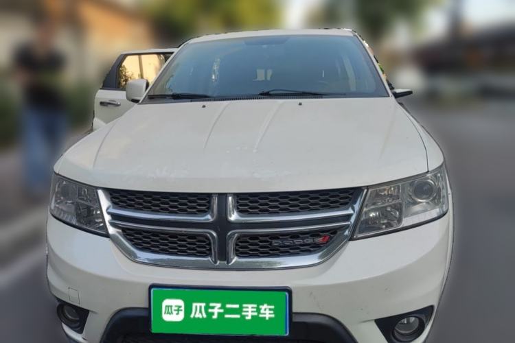 Used Dodge Journey 2013 2.4L Two-Wheel Drive Luxury Version Front