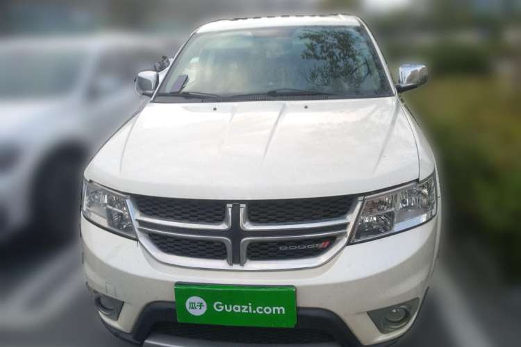 Used Dodge Journey 2013 2.4L Two-Wheel Drive Luxury Version Front