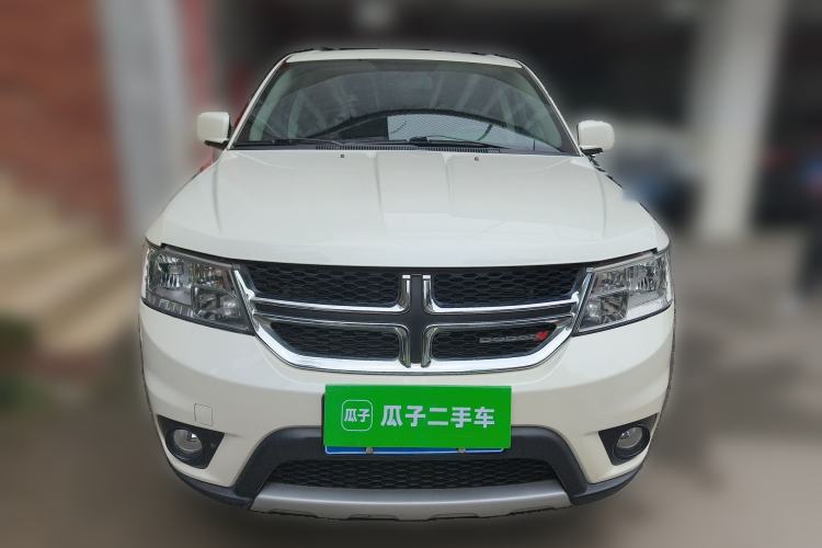 Used Dodge Journey 2013 2.4L Two-Wheel Drive Luxury Version Front
