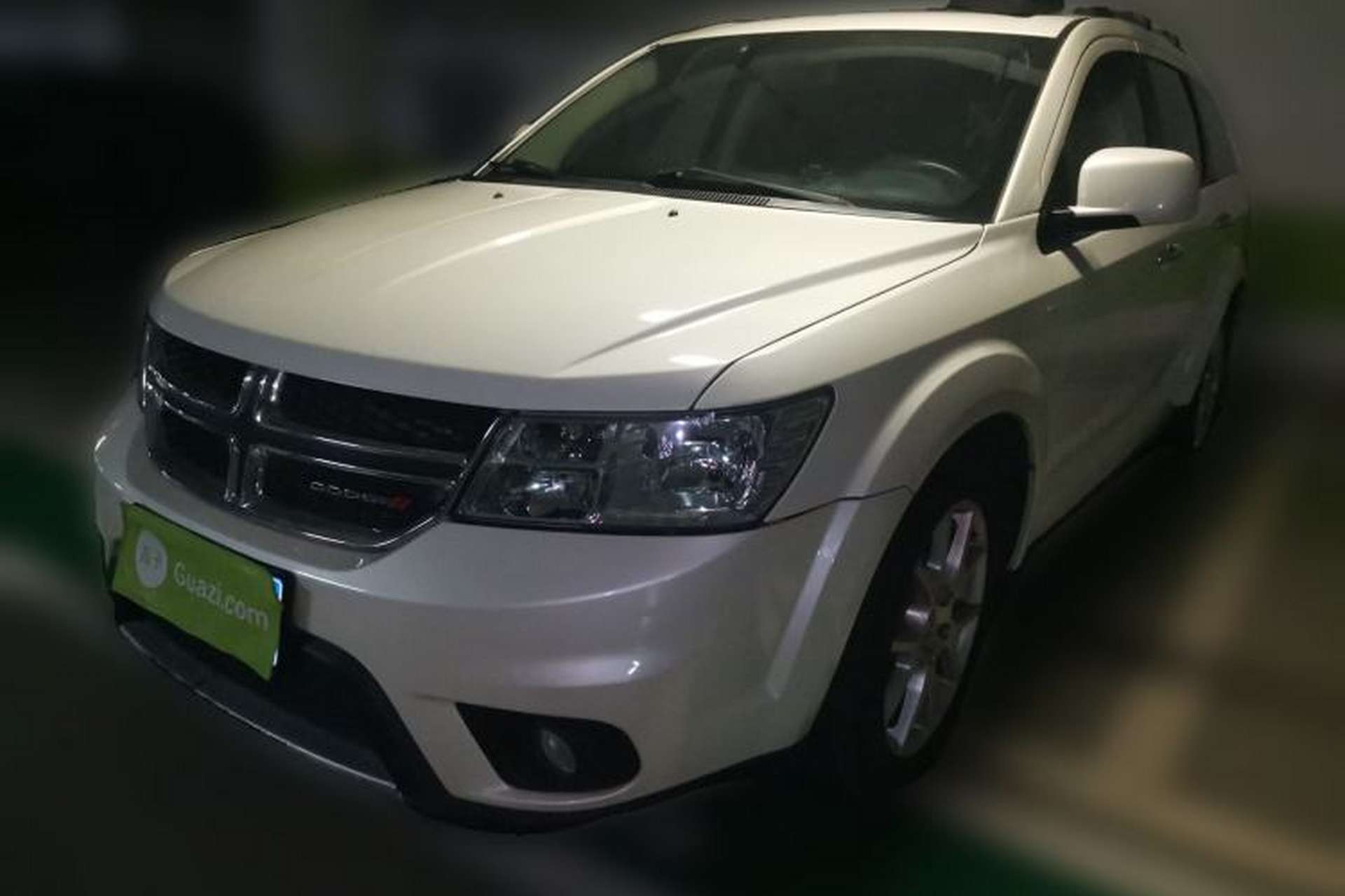 Used Dodge Journey 2013 2.4L Two-Wheel Drive Luxury Version Front Left 45 Deg