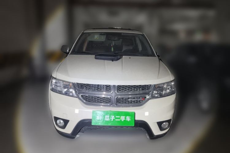 Used Dodge Journey 2013 2.4L Two-Wheel Drive Luxury Version Front