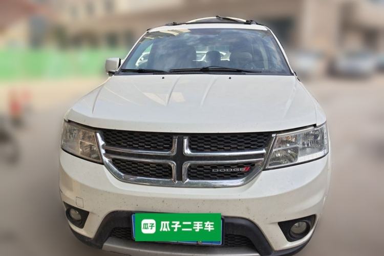 Used Dodge Journey 2013 2.4L Two-Wheel Drive Luxury Version Front