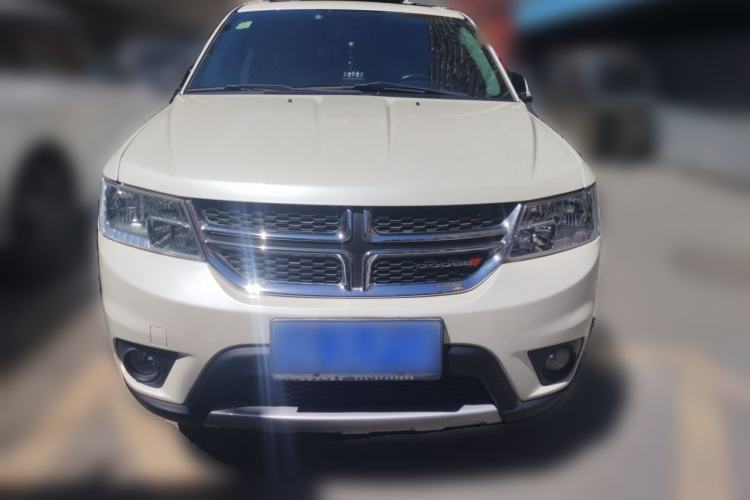 Used Dodge Journey 2013 2.4L Two-Wheel Drive Luxury Version Front