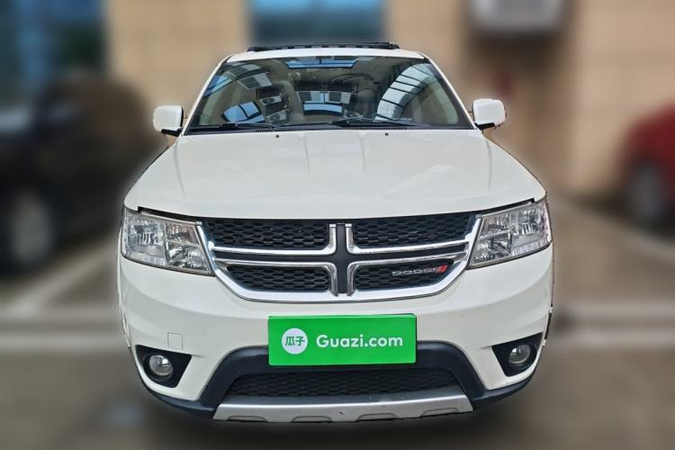 Used Dodge Journey 2013 2.4L Two-Wheel Drive Luxury Version Front