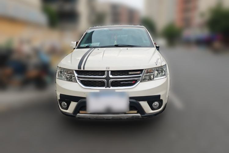 Used Dodge Journey 2013 2.4L Two-Wheel Drive Luxury Version Front