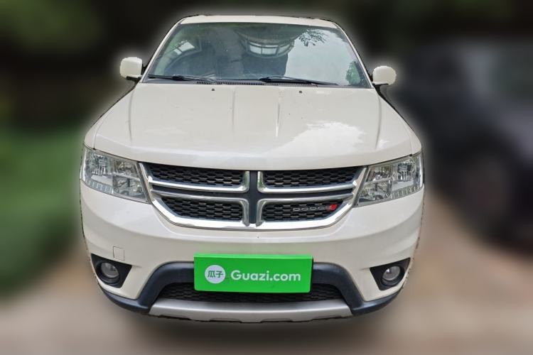 Used Dodge Journey 2013 2.4L Two-Wheel Drive Luxury Version Front
