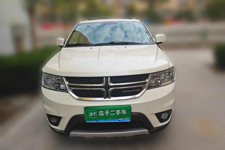 Used Dodge Journey 2013 2.4L Two-Wheel Drive Luxury Version Front