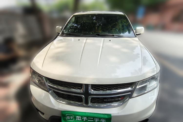 Used Dodge Journey 2013 2.4L Two-Wheel Drive Luxury Version Front