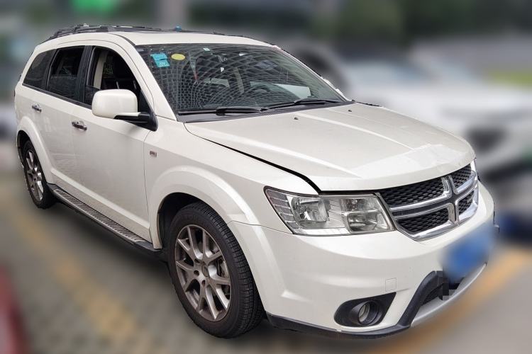 Used Dodge Journey 2013 2.4L Two-Wheel Drive Luxury Version Front Right 45 Deg