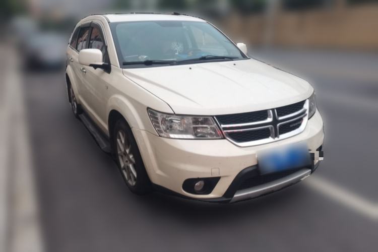 Used Dodge Journey 2013 2.4L Two-Wheel-Drive Smart Edition Front Right 45 Deg