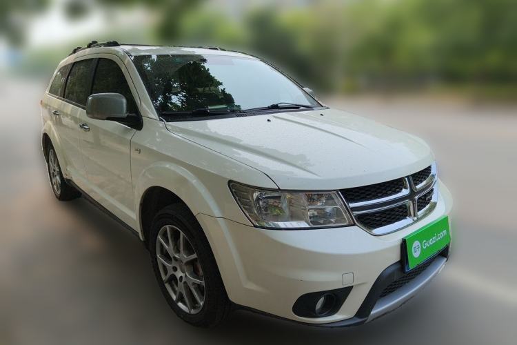 Used Dodge Journey 2013 3.6L Four-Wheel Drive Flagship Edition Front Right 45 Deg