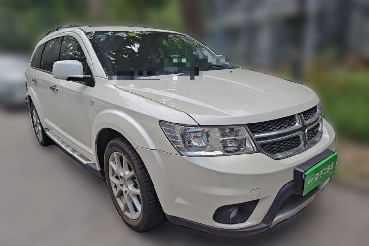 Used Dodge Journey 2013 2.4L Two-Wheel Drive Luxury Version Front Right 45 Deg