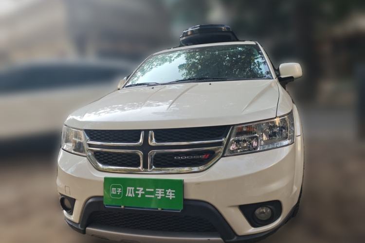 Used Dodge Journey 2013 2.4L Two-Wheel Drive Luxury Version Front