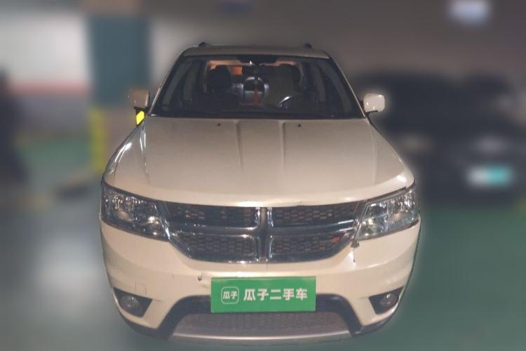 Used Dodge Journey 2013 2.4L Two-Wheel Drive Luxury Version Front