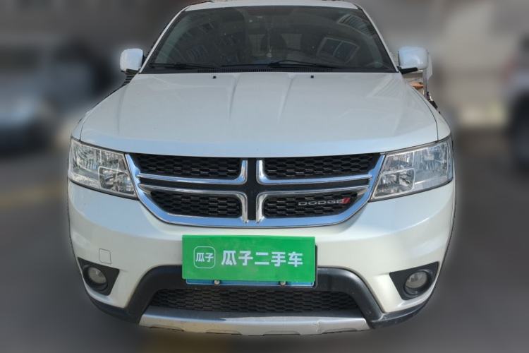 Used Dodge Journey 2013 2.4L Two-Wheel Drive Luxury Version Front