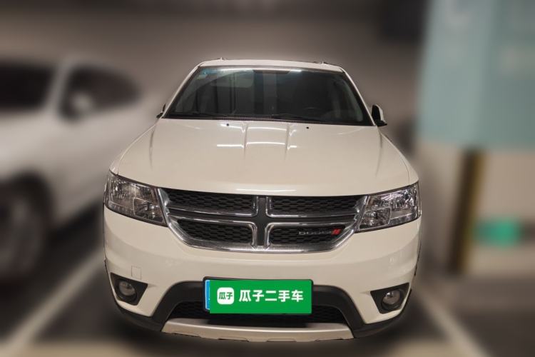 Used Dodge Journey 2013 2.4L Two-Wheel Drive Luxury Version Front