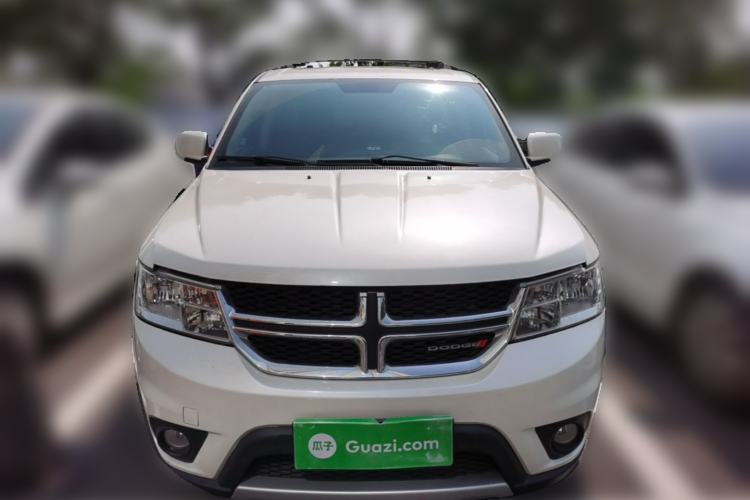 Used Dodge Journey 2013 2.4L Two-Wheel Drive Luxury Version Front
