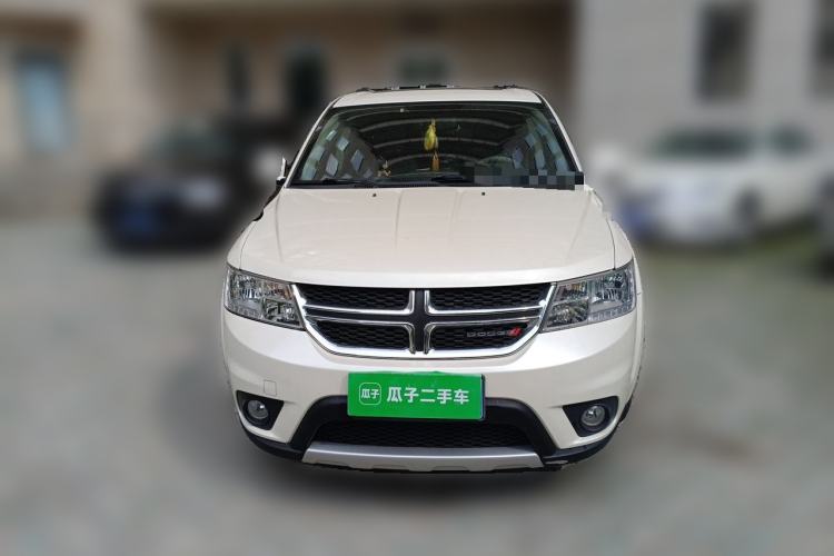 Used Dodge Journey 2013 2.4L Two-Wheel Drive Luxury Version Front