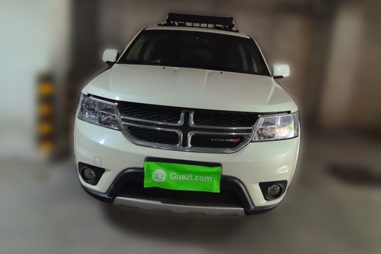 Used Dodge Journey 2013 2.4L Two-Wheel Drive Luxury Version Front