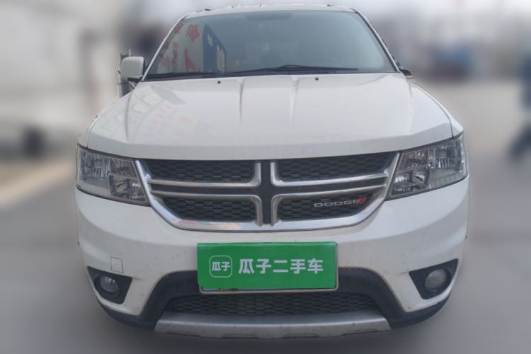 Used Dodge Journey 2013 2.4L Two-Wheel Drive Luxury Version Front