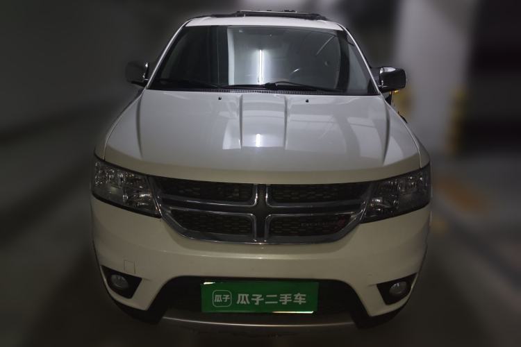 Used Dodge Journey 2013 2.4L Two-Wheel Drive Luxury Version Front