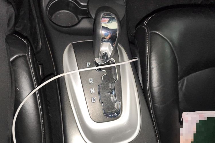 Used Dodge Journey 2013 2.4L Two-Wheel Drive Luxury Version Gear Lever
