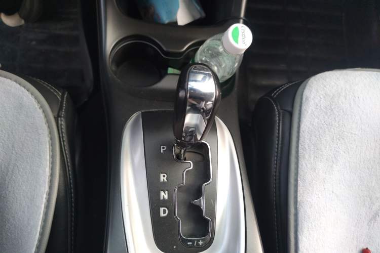 Used Dodge Journey 2013 2.4L Two-Wheel Drive Luxury Version Gear Lever