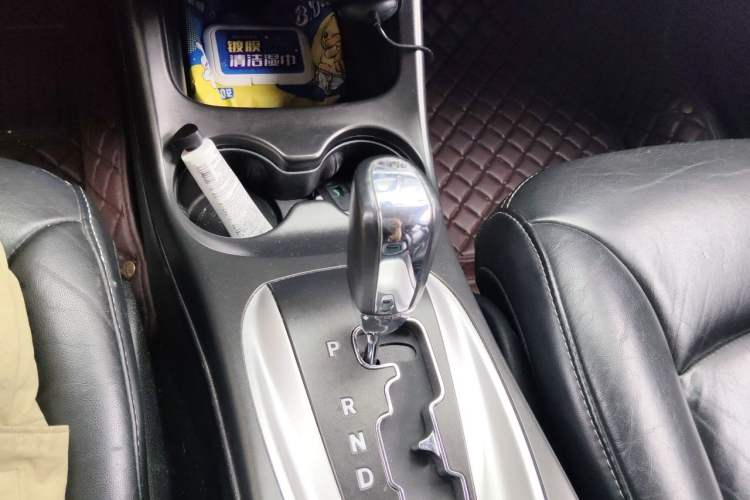 Used Dodge Journey 2013 2.4L Two-Wheel Drive Luxury Version Gear Lever
