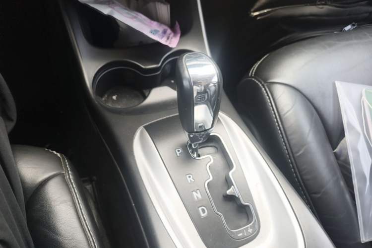 Used Dodge Journey 2013 2.4L Two-Wheel Drive Luxury Version Gear Lever