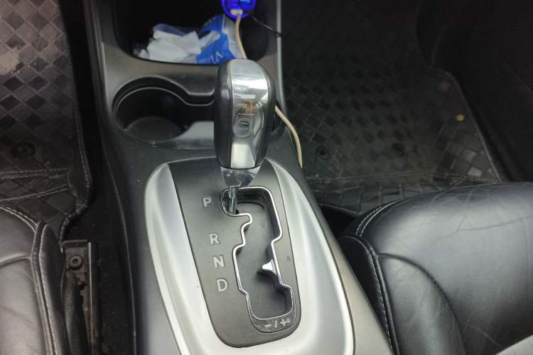 Used Dodge Journey 2013 2.4L Two-Wheel Drive Luxury Version Gear Lever