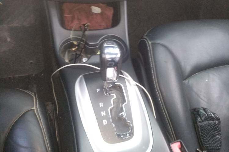 Used Dodge Journey 2013 2.4L Two-Wheel Drive Luxury Version Gear Lever