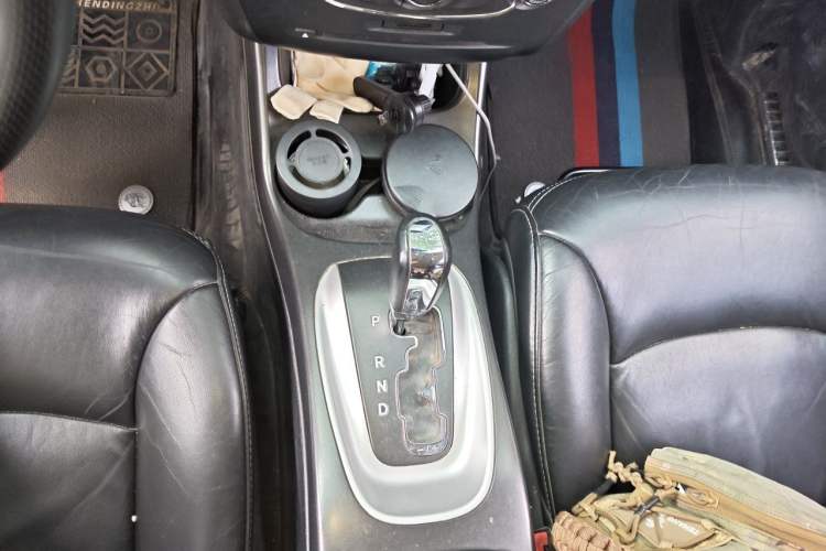 Used Dodge Journey 2013 2.4L Two-Wheel Drive Luxury Version Gear Lever