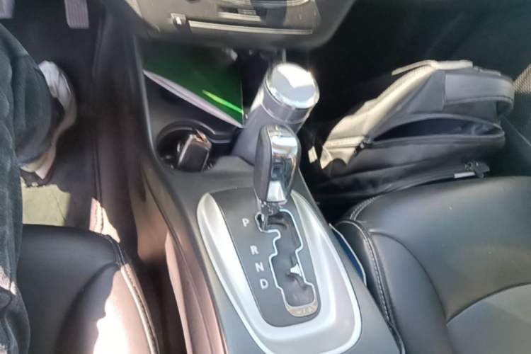Used Dodge Journey 2013 3.6L Four-Wheel Drive Flagship Edition Gear Lever