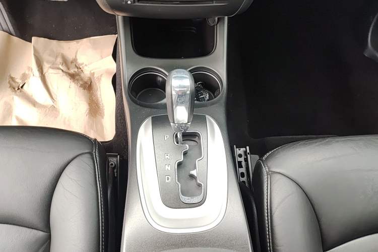 Used Dodge Journey 2013 2.4L Two-Wheel Drive Luxury Version Gear Lever