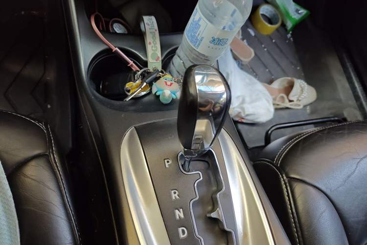 Used Dodge Journey 2013 2.4L Two-Wheel Drive Luxury Version Gear Lever